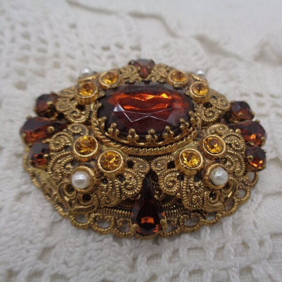 Vintage W. GERMANY Topaz RHINESTONE Oval Filigree BROOCH - Picture 2 of 5